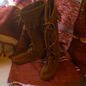 Minnetonka suede moccasin